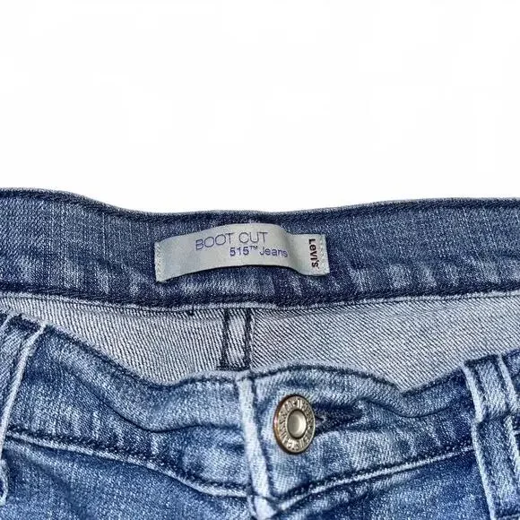 Levi's Bootcut 515 Jeans Classic Blue Denim Light Wash Woman’s Size 12 S/C - Picture 7 of 8